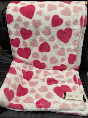 Rachel Zoe Hearts Throw - RACHEL ZOE Faux Fur Koda Hearts Throw